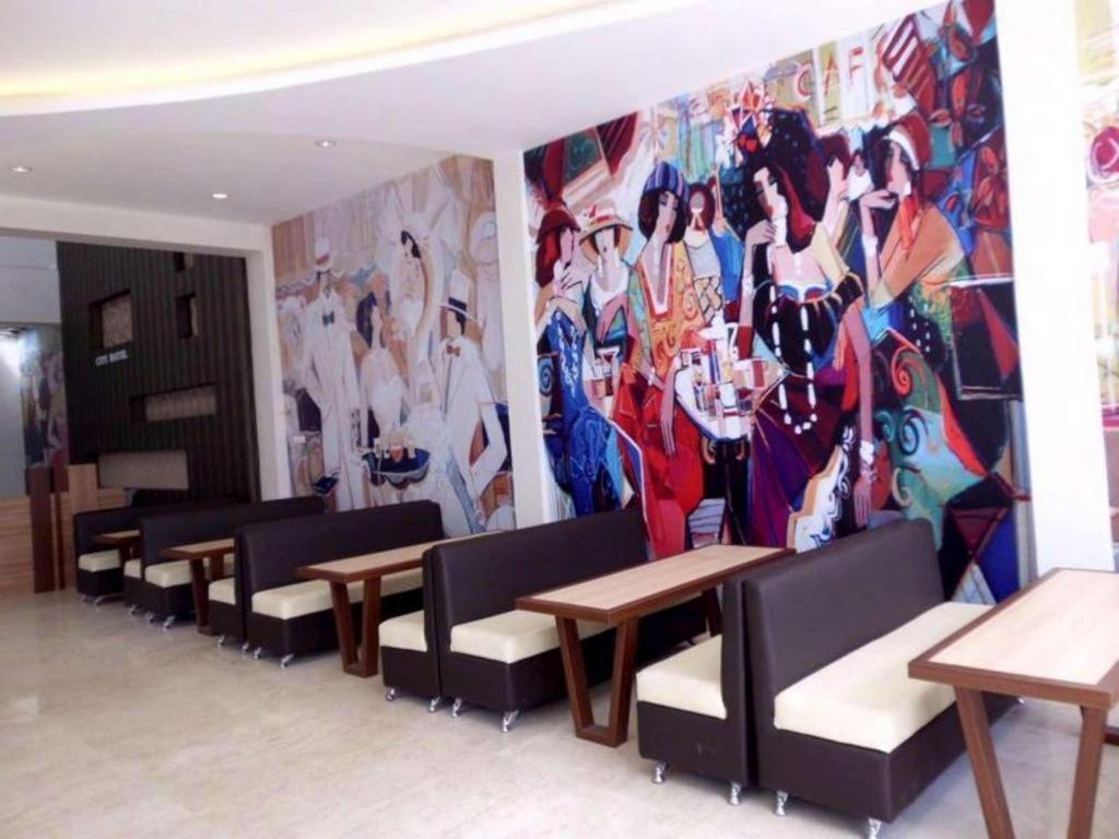 City Hotel Tasikmalaya Esterno foto