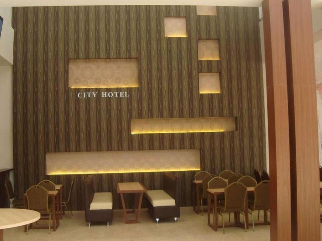 City Hotel Tasikmalaya Esterno foto