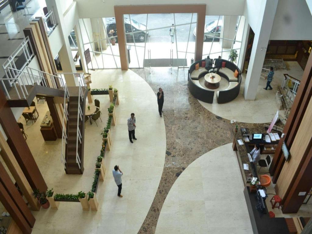 City Hotel Tasikmalaya Esterno foto