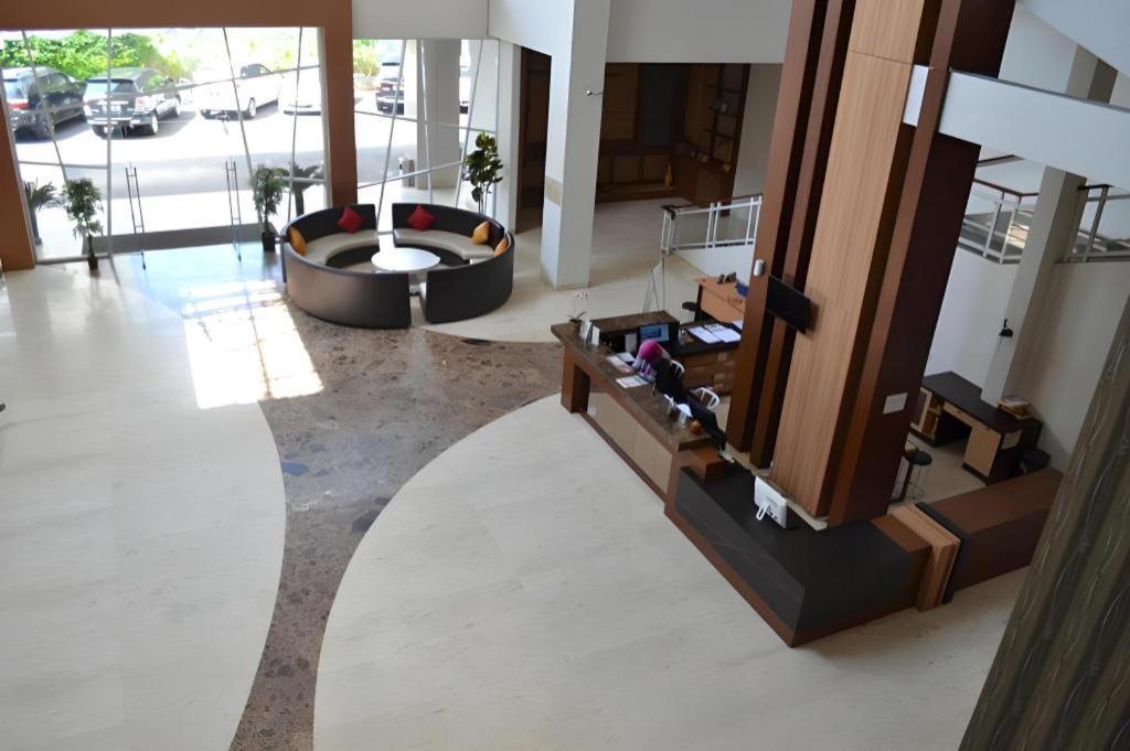 City Hotel Tasikmalaya Esterno foto